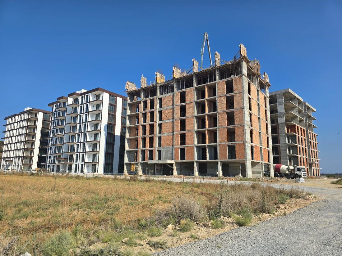 Konut sitesi projesi — devam eden bloklar